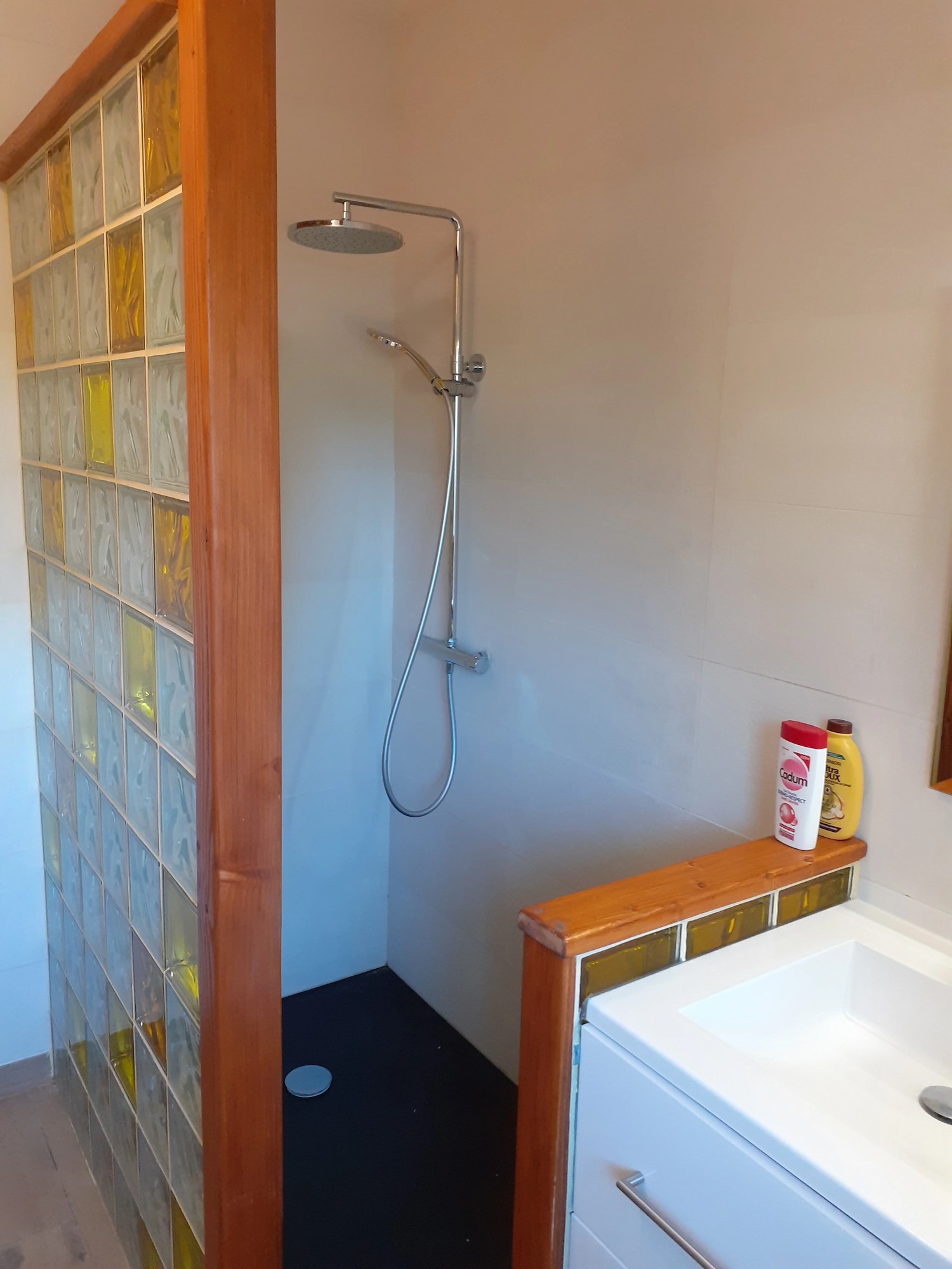 salle de bain maison verger gite angers 1